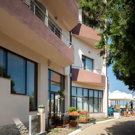 Bueno Hotel 3*